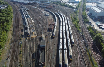 Transport: UK: Rail strikes announced over Christmas