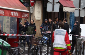 Background still unclear: shots in Paris: at least...
