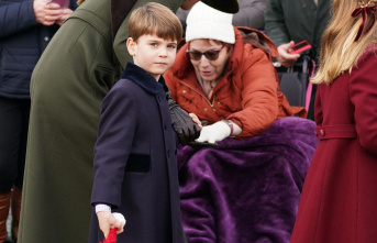 On Kate's hand: Prince Louis took the lead on...