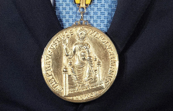 Russia's war in Ukraine: Charlemagne prize for...