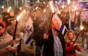 Thousands of Israelis protest against new government