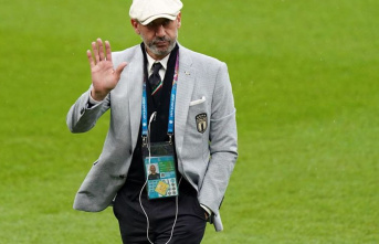 Mourning for ex-national player: Italy's Vialli...