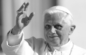 Farewell to Benedict XVI: TV stations show funeral...