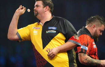 After the World Cup: Darts ace Clemens leaves London...