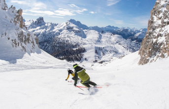 Off to Cortina d'Ampezzo: on skis through the...