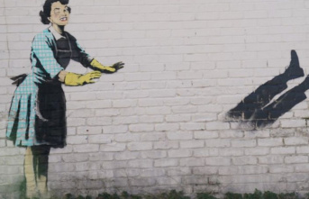 Street art: Expert: Banksy makes it difficult to commercialize...