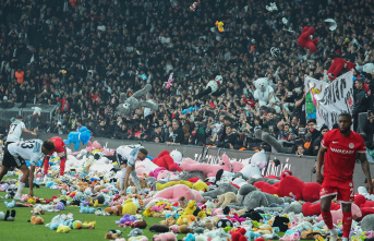 Turkey: Solidarity with earthquake victims: football...