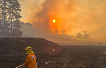 Disasters: grass fire blazes north of Melbourne –...