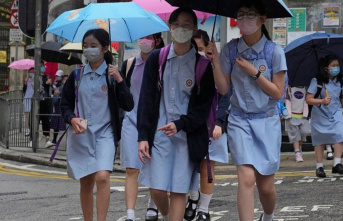 Pandemic: Hong Kong lifts strict mask requirement...