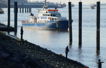 Emergencies: Ten-year-old falls in Hamburg in Elbe