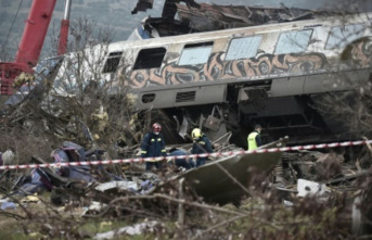 At least 36 dead and dozens injured in train crash...