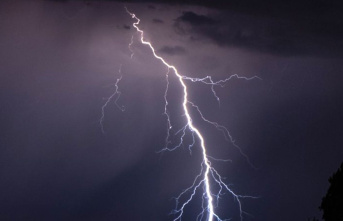 Thunderstorms: Climate change has doubled lightning...
