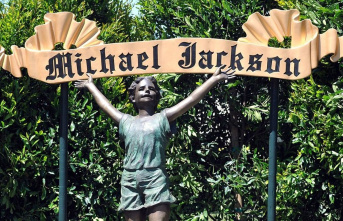 Michael Jackson: Neverland Ranch statues back on the...