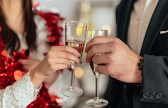 "Pull money card through the slot": Sexist saying at Christmas party - court confirms termination without notice