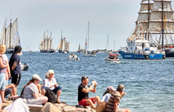 Sailing regatta: Kiel Week: Windjammer parade attracts...