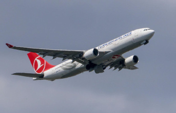 Turkish Airlines: 11-year-old girl suddenly faints...
