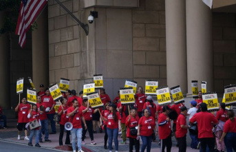 Unions: Thousands of hotel workers strike in Southern...