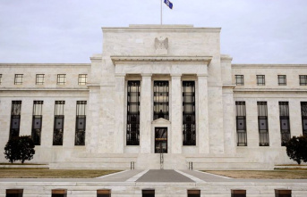 Interest rates: US Federal Reserve signals further...