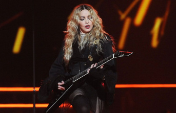 After infection: Madonna attends a concert by superstar...