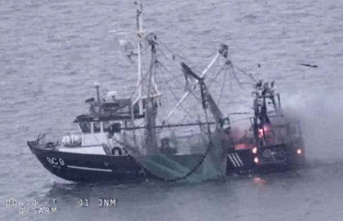 Fire brigade: fishing cutter on fire: two men rescued...
