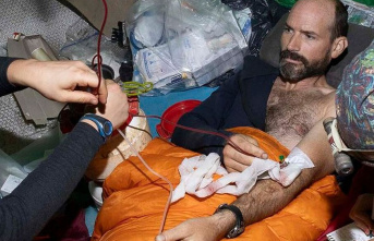 Türkiye: Sick US researcher rescued from cave after...