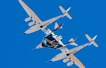 Virgin Galactic: Three tourists fly into space for...
