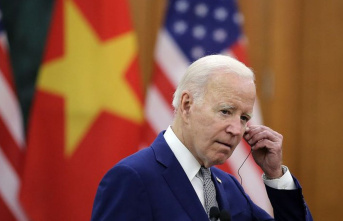 US President in Vietnam: Biden visits former opponent...