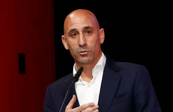 Kissing scandal in Spain: So yes: Luis Rubiales announces...