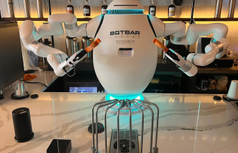 Botbar: Adam makes coffee: New York has its first robot barista