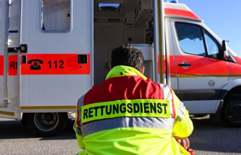 Rhein-Erft district: Car collides head-on with truck: dead and injured