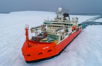 Emergencies: Icebreaker rescues sick person from Antarctic...