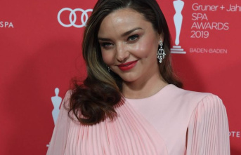 Baby News: Model Miranda Kerr is expecting her fourth...