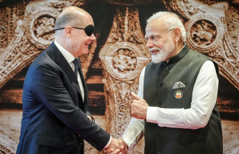 Summit in New Delhi: Olaf Scholz with a blindfold...