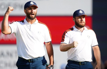 Golf: Ryder Cup: Europe extends lead against desolate US team