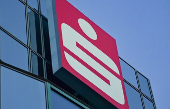 Invest: Sparkasse boss advises long-term investments...