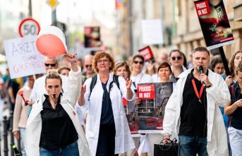 Doctors' strike: symbolic politics in white - why practice closures are inappropriate