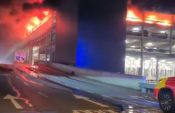 Emergency: Major fire at London Luton Airport