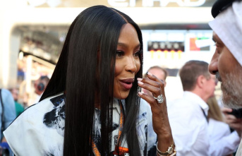 Naomi Campbell: Is that an engagement ring?