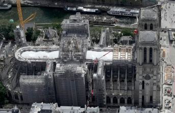 Reconstruction in Paris: The lead on the roof of Notre...
