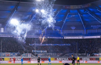 1st and 2nd Bundesliga: Pyrotechnics, coins and riots:...