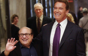 Arnold Schwarzenegger: Star celebrates “Twins”...