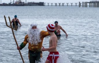 Customs: First the North Sea, then sauna: New Year's...