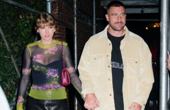 Taylor Swift and Travis Kelce: Hand in hand after...