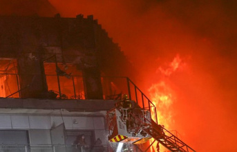 Spain: Major fire in Valencia destroys high-rise residential building - at least 13 injured