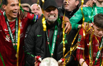 League Cup: Klopp celebrates special title: I will never forget it