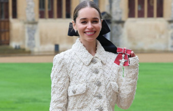 “Game of Thrones” star Emilia Clarke: actress honored with British medal