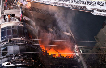 Emergencies: Bangladesh: At least 44 dead in shopping center fire