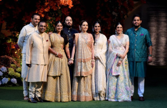 Mukesh Ambani: The megastars celebrate with this family