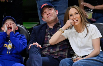 Jennifer Lopez and Ben Affleck: Date night at NBA...