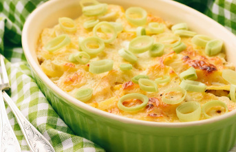 Simply delicious: after-work cooking: recipe for a quick leek and potato casserole with salmon and cheese